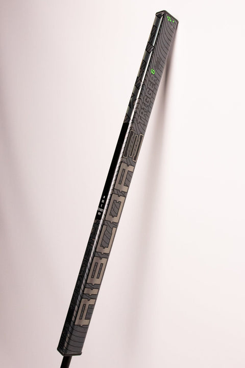 Hockey Putter - CCM Ribcor Trigger 6 Pro - 33in - Right - Silver/Black